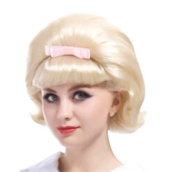 Perruque Blonde De Femme Des Années 50 5 Perruque Blonde De Femme Des Années 50 -Boutique De Carnaval D'Halloween Perruque blonde de femme des annees 50 64886